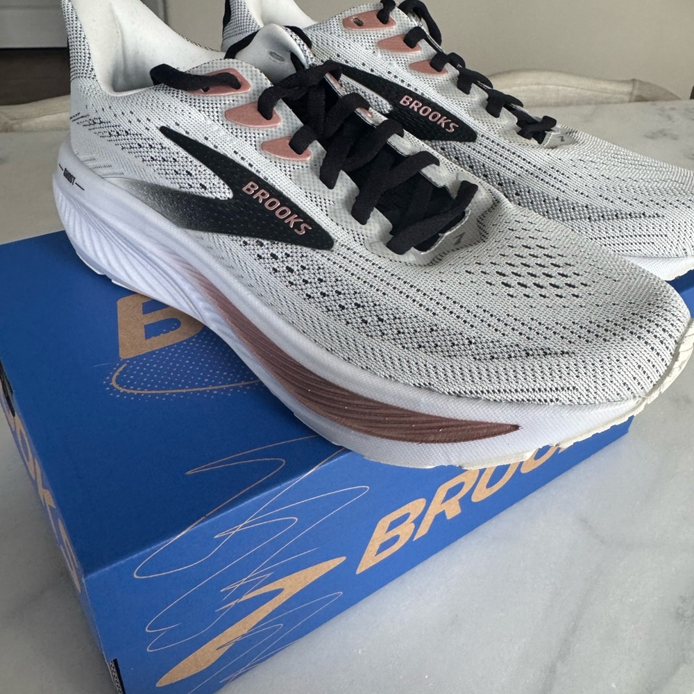 BRAND NEW Brooks White Running Shoes with Black and Rose Accents